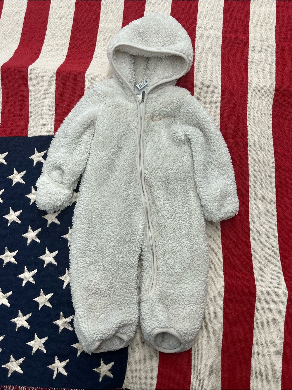Nike White Sherpa Hooded Footie One-Piece for Kids Size 9 Months
